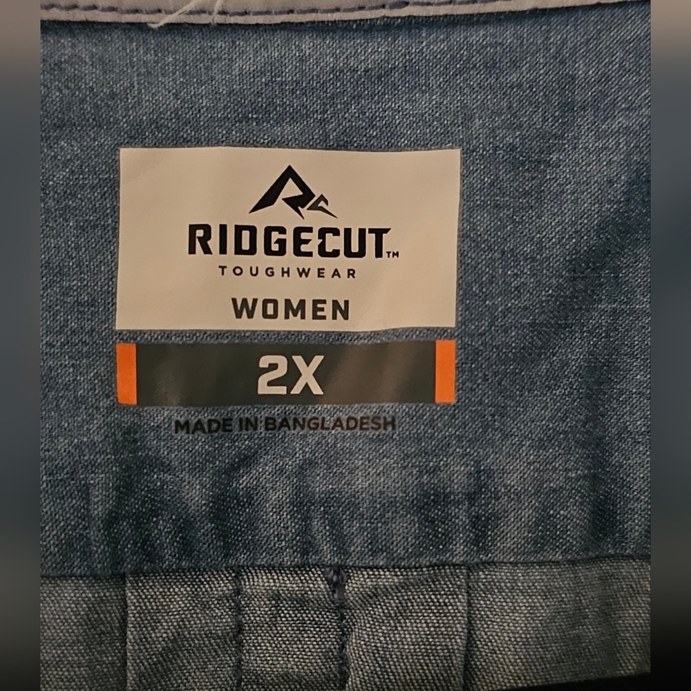 Ridgecut Women's Long Sleeve Denim Popover, Medium Wash, Size 2X/XL - Picture 3 of 7